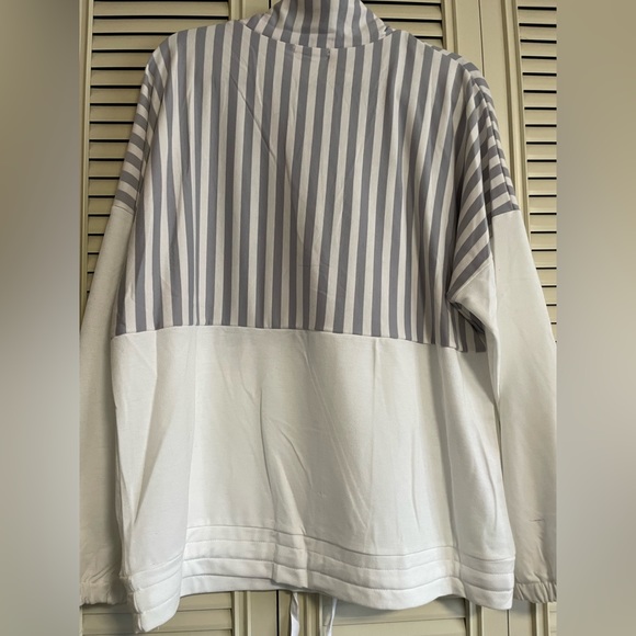 Sweater. - Picture 2 of 8